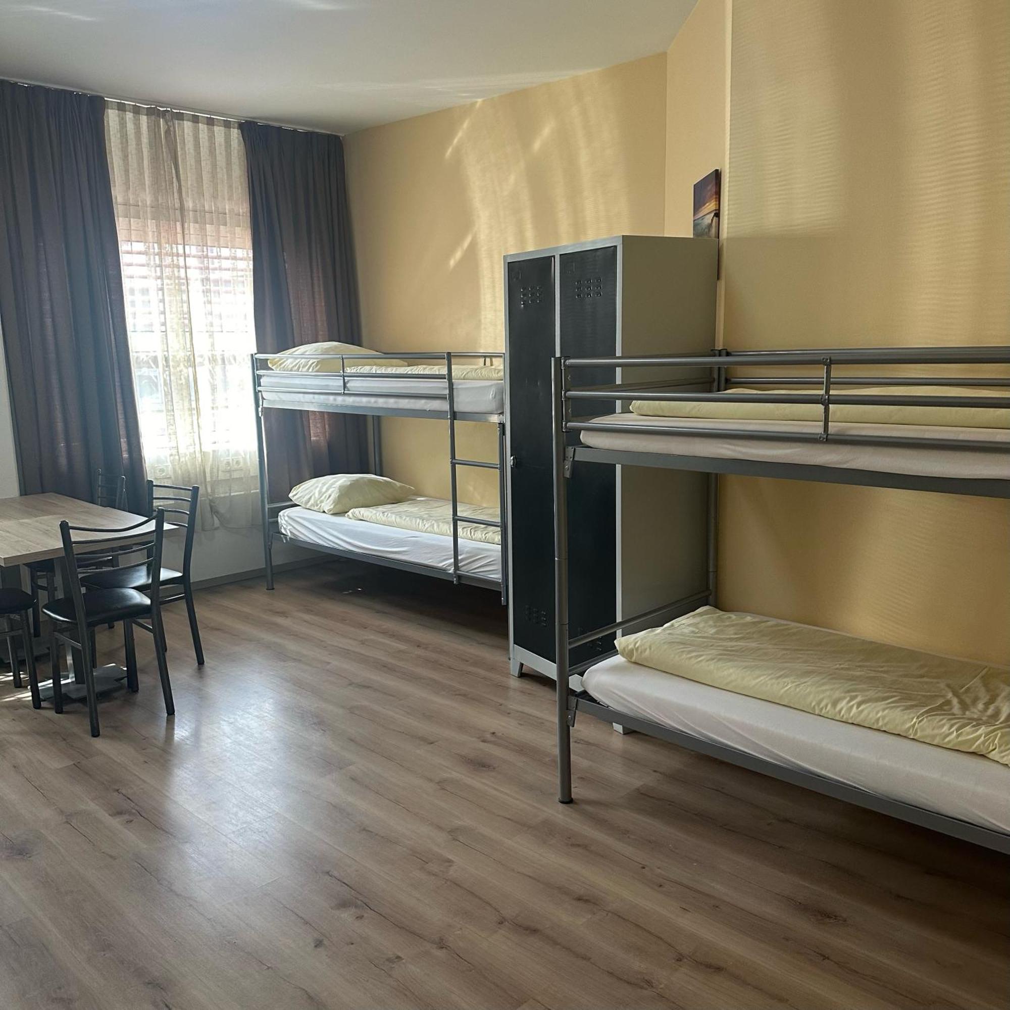 Budget Hostel *