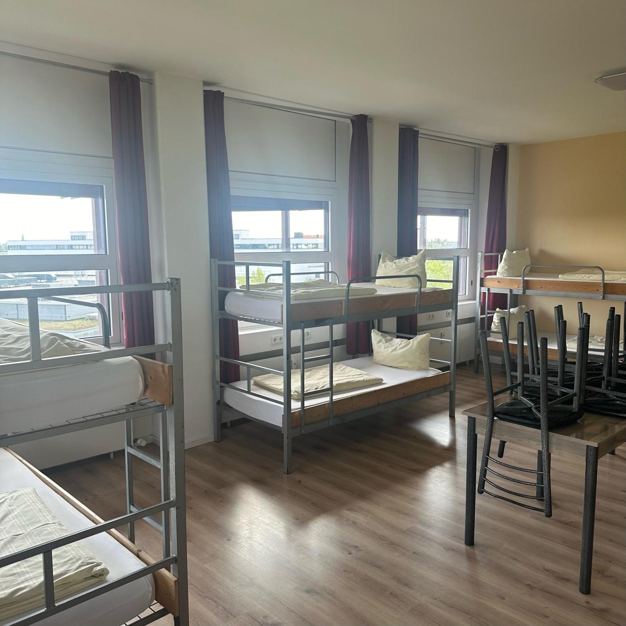 Budget Hostel *